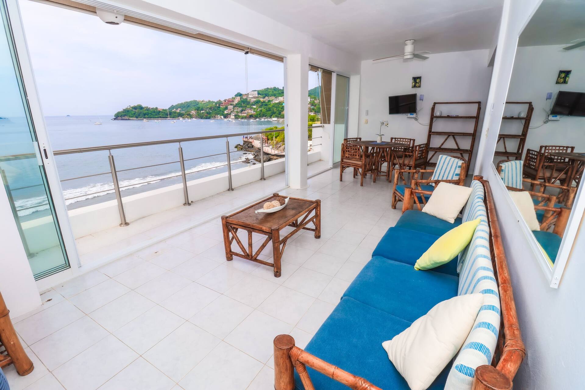 Brisas: terrace looking out across the bay