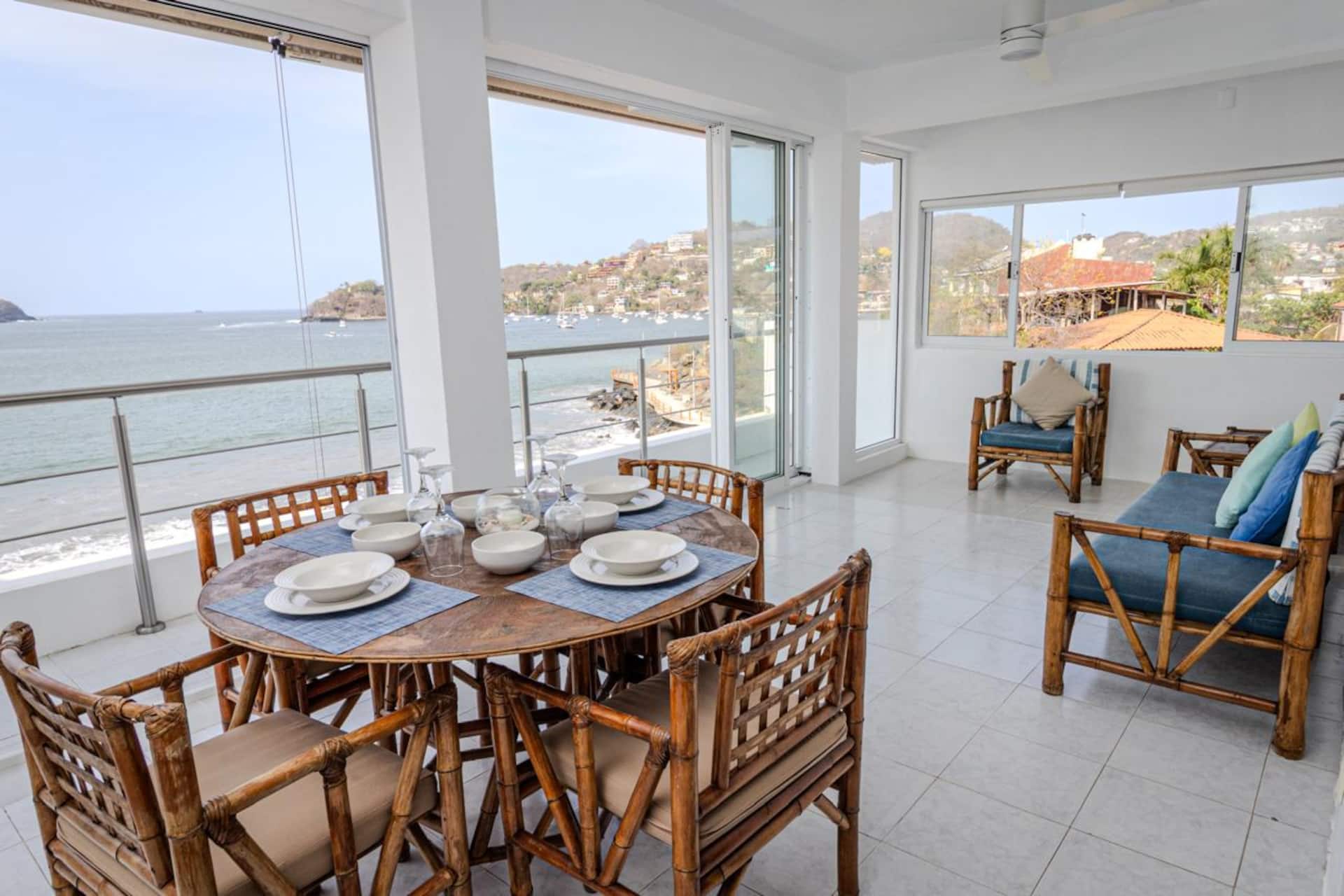 Olas: dining terrace with an ocean view
